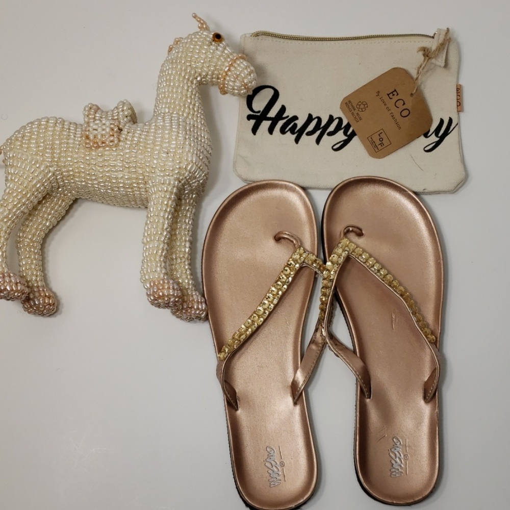 Mossimo rose gold tong sandals